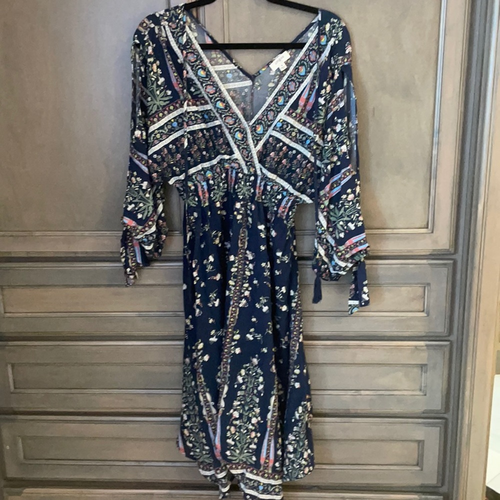 Handkerchief hem dress. 3/4 length sleeve